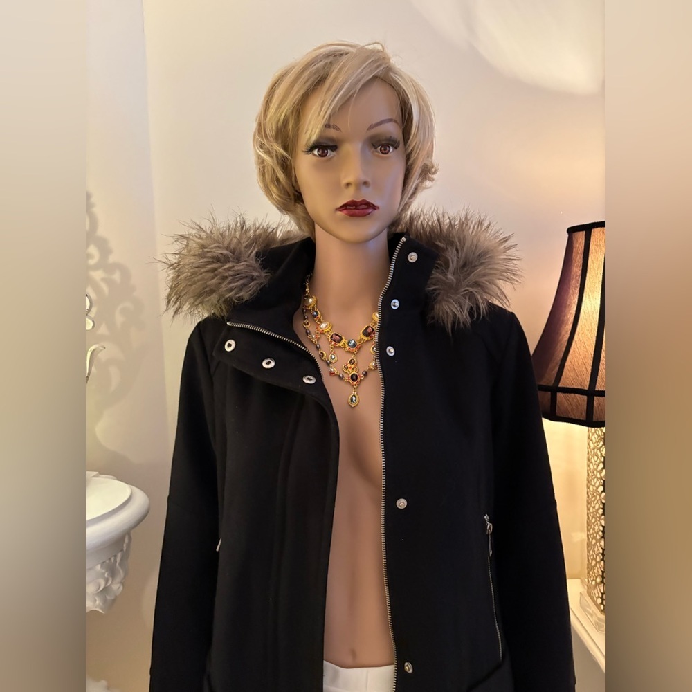 Women's Black Faux Fur-Trimmed Coat - Picture 10 of 16